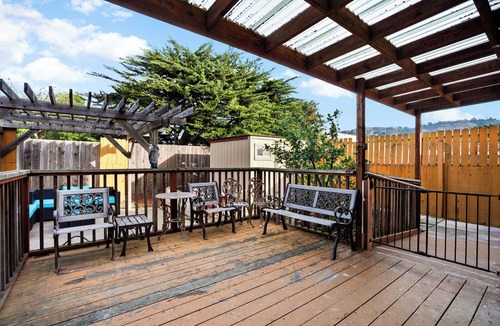 Sharp Park Apartment | Beachy 1BR Escape with SofaBed Golf