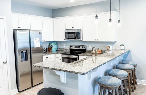 Clipper Cove House | Beachy Bright - Family Friendly! - Close to beach