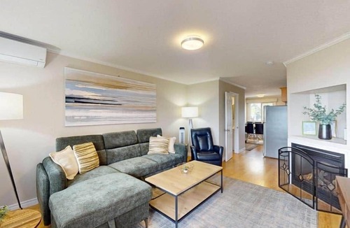 Wasaga Beach House | Beachy Daze in Wasaga Beach