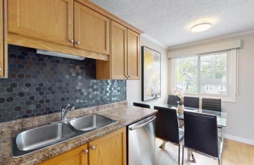 Wasaga Beach House | Beachy Daze in Wasaga Beach