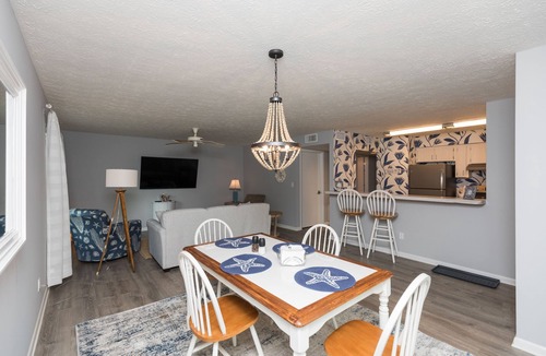 Coquina Gables Apartment | Beachy Getaway–Cozy, Clean & Equipped w/All Essentials! Relax, Enjoy & Refresh!