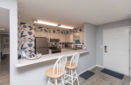 Coquina Gables Apartment | Beachy Getaway–Cozy, Clean & Equipped w/All Essentials! Relax, Enjoy & Refresh!