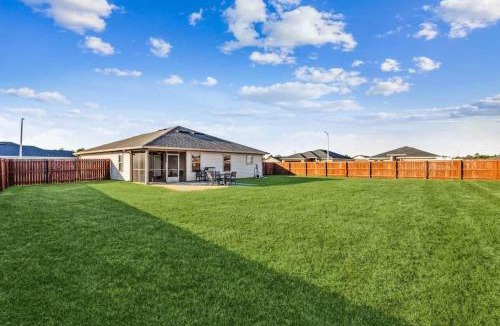 Gulf Breeze House | Beachy Haven, Mins from Navarre Beach