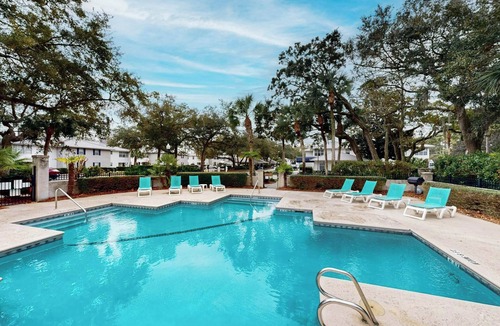 Saint Simons Heights Condo | Beachy Keen