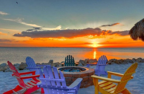 Rocky Point Condo | Beachy Vibes, Game Day Fun on the Bay, Heated Pool