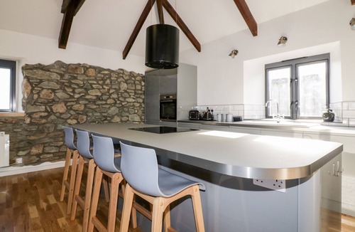 St. Agnes Cottage | BEACON BARN, pet friendly, with open fire in St Agnes