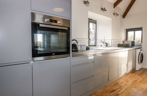 St. Agnes Cottage | BEACON BARN, pet friendly, with open fire in St Agnes