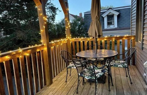 Beacon Apartment | Beacon Bird's eye view! Close to Main St & Train