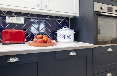 Chillington Cottage | Beacon Cottage - sleeps 6 guests