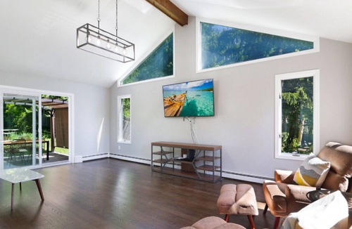 Fishkill House | Beacon Fishkill Autumn Bliss 4BR BBQ Fire Pit