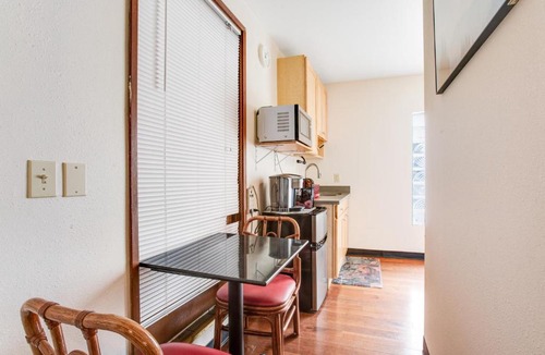 Mid-Beacon Hill Hotel | Beacon Hill Hideaway