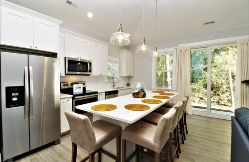 Whalehead Beach Apartment | Beacon Quarters by KEES Vacations