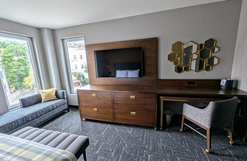 Ward Two Hotel | Beacon Suites Hotel