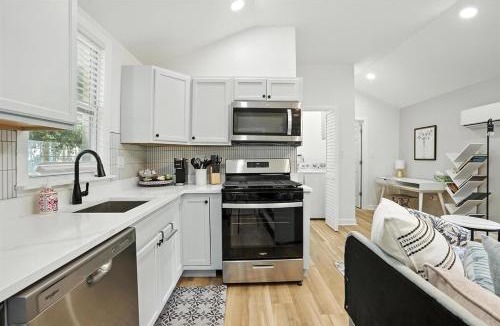 Valparaiso House | Beacons' Nest, Valpo U, Downtown & Dunes