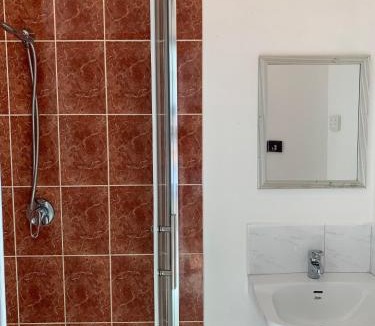 Beaconsfield Hotel | Beaconsfield Lodge Motel