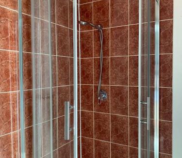 Beaconsfield Hotel | Beaconsfield Lodge Motel