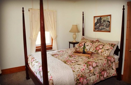 Paxinos Bed & Breakfast | Beagle's Bed & Breakfast
