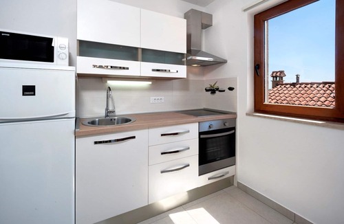 Brulo Apartment | Beakovic No.4 with Sea View