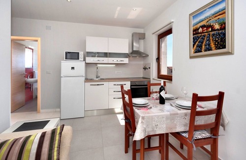 Brulo Apartment | Beakovic No.4 with Sea View