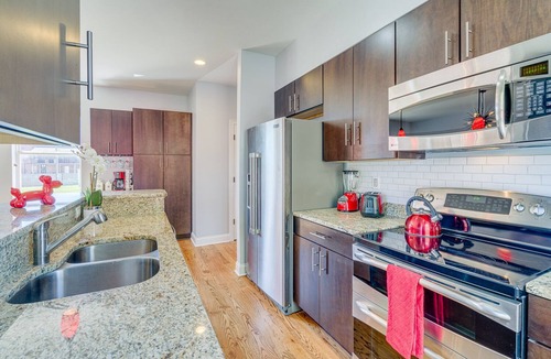 Downtown Memphis House | Beale 3 Blocks-Roof Top Deck- Private Garage-Video Games