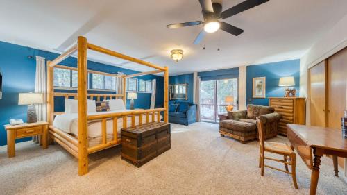 Donner Lake Woods House | Bear Americana by AvantStay