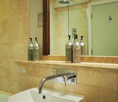 Oxford Hotel | Bear and Ragged Staff