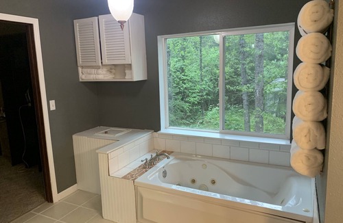 Bear Creek House | Bear Bottoms at Salmon Creek
