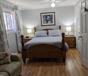 Gravenhurst Bed & Breakfast | Bear & Butterfly Bed and Breakfast
