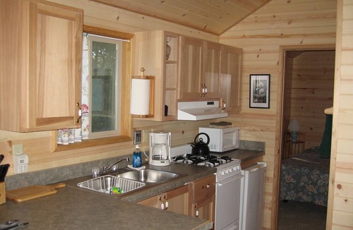 Ocean Park Cottage | Bear Cabin- 1 bedroom