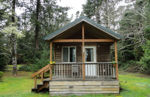 Ocean Park Cottage | Bear Cabin- 1 bedroom