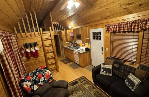South Bloomingville Cabin | Bear Cabin, Hocking Hills