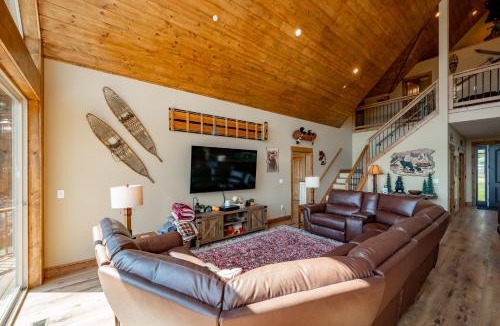 Friendsville House | Bear Cliff Lodge