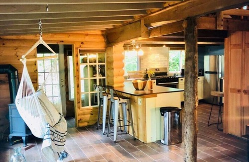 Layton Cabin | Bear Cottage- Relaxing Getaway