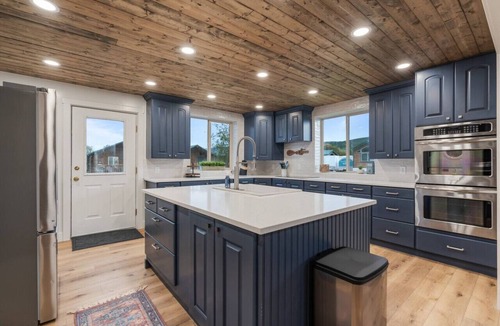St. Charles Cabin | Bear Country Lodge | Hot Tub, Game Loft, BBQ, AC & Pet Friendly!