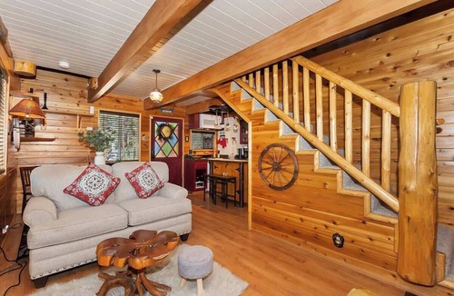 Fawnskin Cabin | Bear Country Retreat - Fawnskin Near the Lake