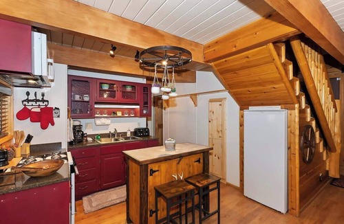Fawnskin Cabin | Bear Country Retreat - Fawnskin Near the Lake
