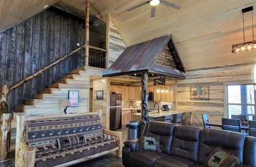 Board Camp Cabin | Bear Creek Cabin