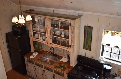 Walnut Shade Cabin | Bear Creek Lodge Cabin Resort