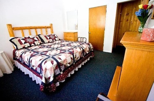 Mead Cabin | Bear Creek Lodge