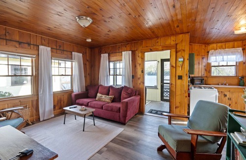 Holderness Cabin | Bear Cub Cabin- Waterfront Cabin