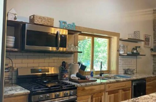 Vesuvius House | Bear Den Cottage