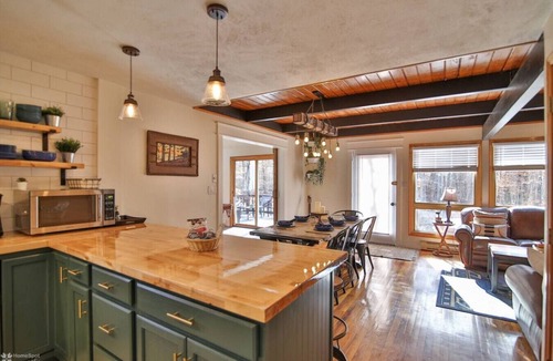 Tobyhanna Cabin | Bear Den ~Luxury Chalet ~HotTub