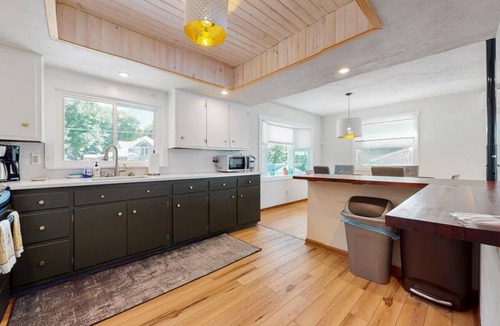 Jim Thorpe House | Bear Foot Lake House