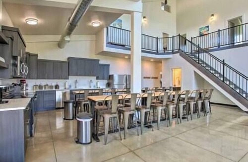 Dingle House | Bear Lake Beach Front! Sleeps 46