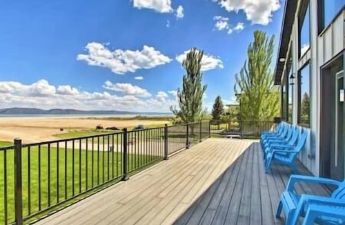 Dingle House | Bear Lake Beach Front! Sleeps 46