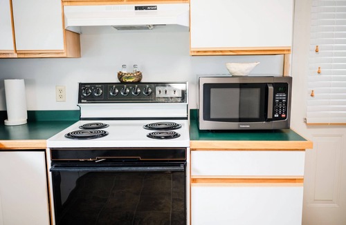 Bear Lake House | Bear Lake Dog-Friendly Home w Frontage, Dock