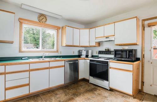 Bear Lake House | Bear Lake Dog-Friendly Home w Frontage, Dock