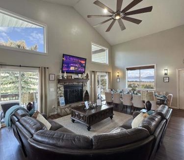 Sweetwater House | Bear Lake Emerald Retreat with lake view.