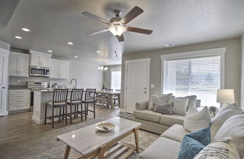Garden City House | Bear Lake Escapes - Customizable for a group of ANY size!