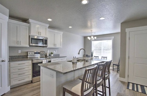 Garden City House | Bear Lake Escapes - Customizable for a group of ANY size!